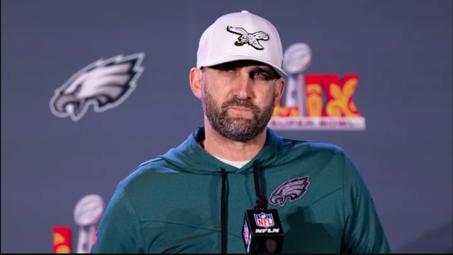SHOCKING! Eagles’ Coach Paints Vivid Defense to Shield Star QB from Criticism.